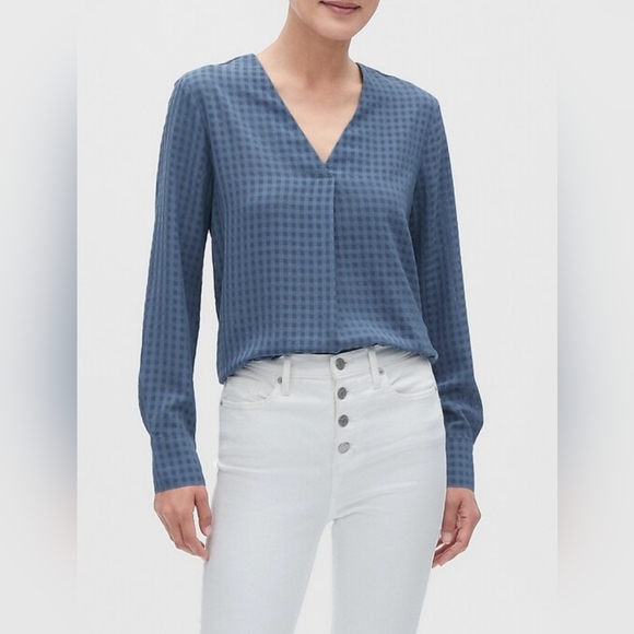 Banana Republic Tops - 💜2 for $10💜 Bundle and save. Pretty blue checked blouse by Banana and